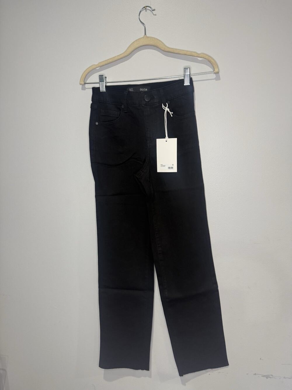 NWT 1822 Black Denim High Rise Straight Women's Jeans Magic Waistband 24x29 00